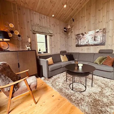 New! Modern And Cozy - 4 Bedrooms