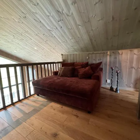 New! Modern And Cozy - 4 Bedrooms Leilighet *